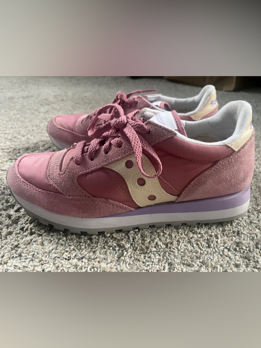 Saucony Jazz Women's Pink and Cream Retro Runner Sneakers Size 9